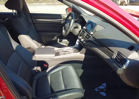 2018 Honda Accord Sport 2.0T z USA, uszkodzony, nr VIN 1HGCV2F39JA048461